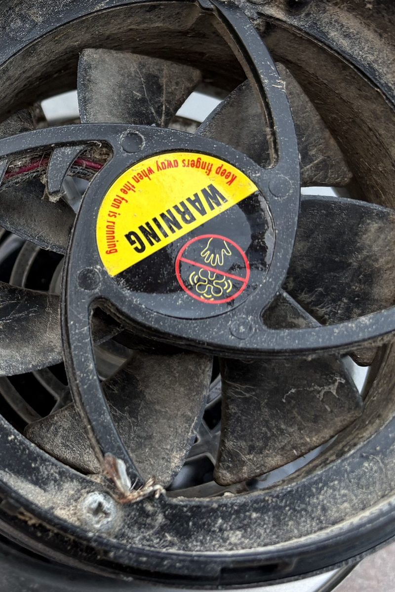 MM400 fan after a season outdoors, before cleaning